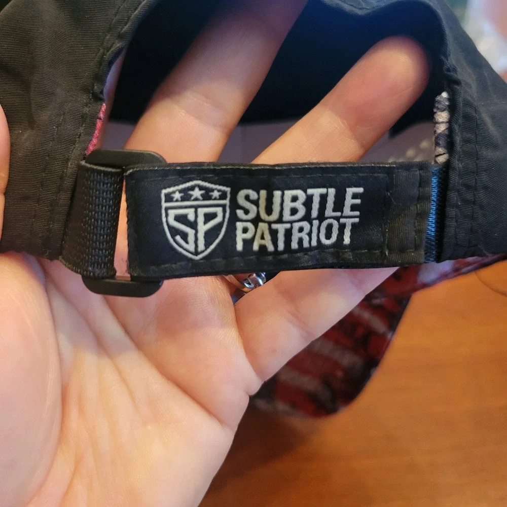 SUBTLE PATRIOT Covert Runner‎ Hat Striped Adjustable Patriotic Unisex NEW